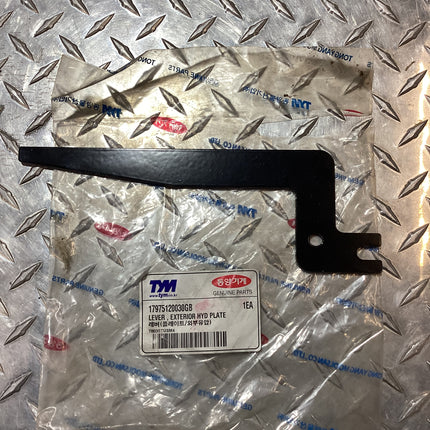 TYM Exterior HYD Plate Lever 17975120030DG