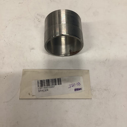 LS TRACTOR SPACER 40010297