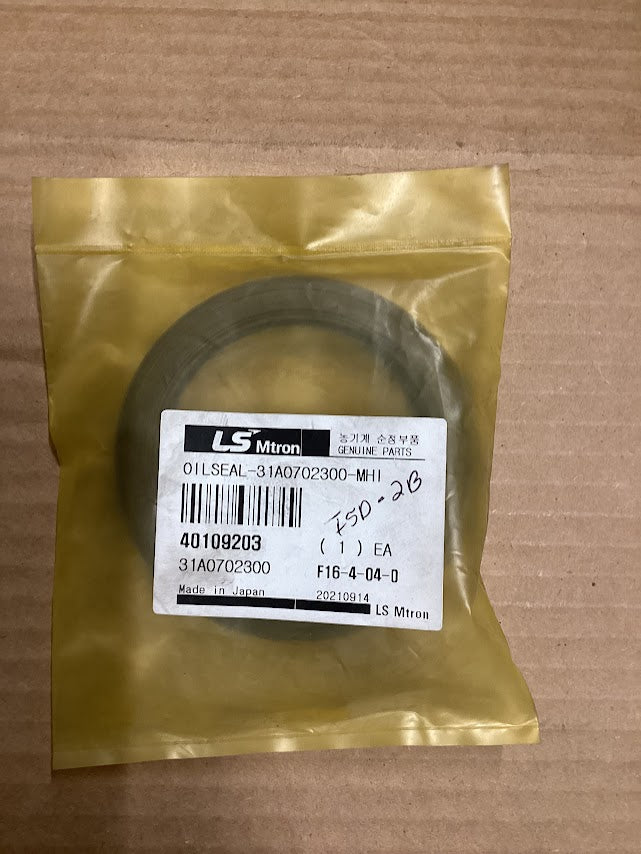 LS TRACTOR OIL SEAL, 40109203