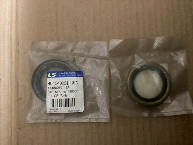 LS TRACTOR OIL SEAL 40124302